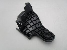 Hyundai Elantra Headlamp Bracket Right Passenger RH Side OEM 2019 2020 - $17.81