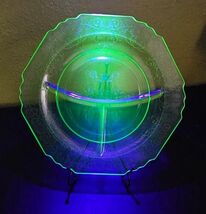 Hazel Atlas Florentine No 1 Pattern Uranium Glass Grill Plate Circa 1932-35 - $30.54