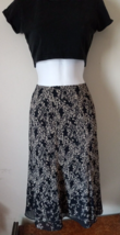 Jones Wear Women Skirt Size 4 Geometric design Sheer with slip - $14.85
