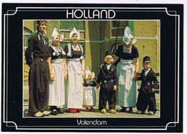Holland Netherlands Postcard Volendam Family in Costume - £1.73 GBP