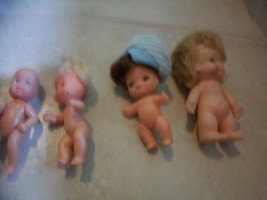mixed lot Vint mini baby dolls Udco PeeWee 4&quot; 1966,Simba,1973 mattel,3&quot; ... - £11.67 GBP
