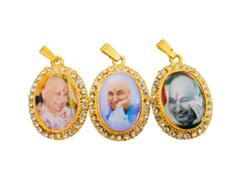 Goldene Farbe ovale Form/Nieten Shukrana Blessing&#39;s Always Jai Guru Ji 3... - £12.31 GBP