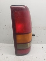 Passenger Right Tail Light Fits 90-00 CHEVROLET 2500 PICKUP 1391867 - $298.83 MXN