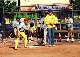 MDA CELEBRITY SOFTBALL GAME 1978 CANDID 4 x 6 Photo #23 Garner, Santos o... - $5.00
