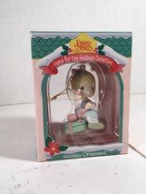 Vintage Precious Moments Christmas Ornament 1996 - £7.97 GBP