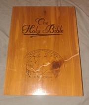 Memorial Edition Holy Bible Concordance in Cedar Box - £33.49 GBP