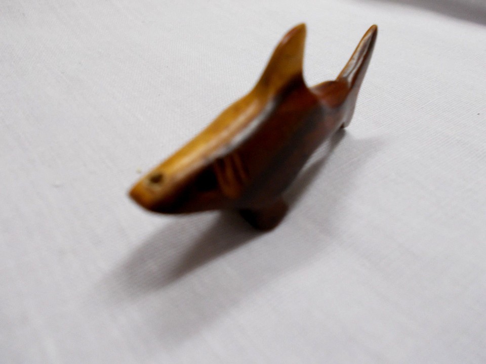 HAND CARVED SOLID 3D SHARK TWO COLOR EXOTIC ROSE WOOD PENDANT ADJ NECKLACE Item image 3
