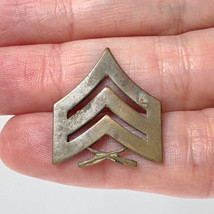 US Marines Sergeant Insignia Muted V Stripes Cross Rifles Vintage Military Pin - £43.92 GBP