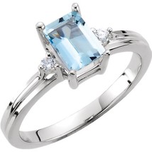 Authenticity Guarantee 
14k White Gold Aquamarine and Diamond Ring Size 6 - £1,022.37 GBP