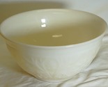 Sandwich Ivory Milk Glass Mixing Serving Bowl Anchor Hocking - $39.59