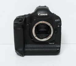 Canon EOS 1D Mark III 10.1MP Digital SLR Camera (Body Only)  image 2