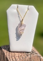 Women&#39;s Gold Wire Wrapped LAVENDER Purple Sea Glass Necklace 20&quot; Beach Jewelry - £13.42 GBP