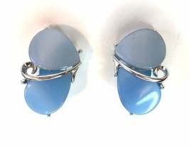 Vtg Two Tone Blue Thermoset Style Clip On Earrings - $15.00