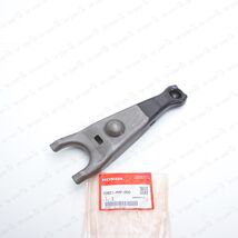 Genuine Honda Acura K20 Civic Accord RSX TSX Clutch Release Fork 22821-P... - $53.21