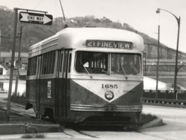 Pittsburgh Railways PRT PAAC #1685 Route 21 Manchester Bridge Streetcar Photo - $9.49