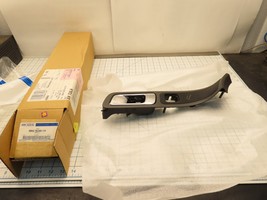 Ford EB5Z-7822601-FB Interior Door Handle Left LH - $39.98