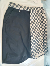 Hot Topic Shorts Mens Size M Two Tone Checkered White And Black - $18.95