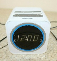 NELSONIC NLC737 ALARM CLOCK WITH FM AND USB PORT, WHITE SHELL, DIGITAL - £7.50 GBP