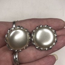 Vintage Lisner Faux Pearl and Silver Tone Clip On Earrings - £9.52 GBP