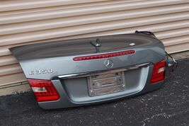 2010-2013 Mercedes-Benz E350 Convertible Trunk Lid Rear Deck W/ Camera & Lights. image 2