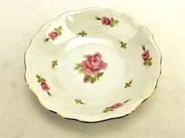 Johann Haviland Coupe Soup Bowl, Pattern JOH172, Pink Roses, Gold Trim, Bavaria - £15.59 GBP