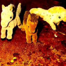 1940s miniature fuzzy horses - £16.31 GBP
