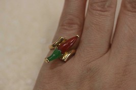 Estate 18K Yellow Gold Chili Pepper Green &amp; Red Jade Vintage ring SM2&quot; Signed - £619.45 GBP