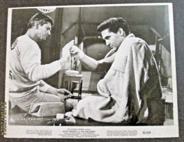 ELVIS PRESLEY,CHARLES BRONSON (KID GALAHAD) ORIG.1962 VINTAGE PHOTO - $1,845.17 MXN