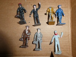 Lot of 7 Vintage O Scale Metal Railroad Platform Figures with Wear 2 1/4... - £19.14 GBP