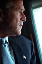 Close-up of President George W. Bush aboard Marine One helicopter Photo Print - £6.88 GBP+