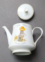 Holly Hobbie Teapot &quot;Happy is the Home that Welcomes a Friend&quot; Vintage 1973 - £29.87 GBP