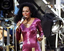 Diana Ross in sequined pink dress in concert Central Park NY 1983 8x10 Photo - £7.65 GBP