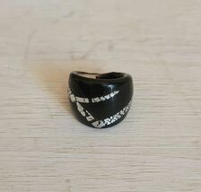Acrylic Vintage Chic Black Art Deco Ring Size 7/8 - $10.00