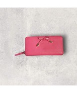Kate Spade Neda Cherrywood Street Pink Zip-Around Wallet With Tassel Bow  - $1,423.45 MXN