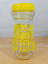 Vintage Glass Juice Carafe Pitcher with Pour Lid Lemon Yellow Design 24 oz MCM - £11.74 GBP