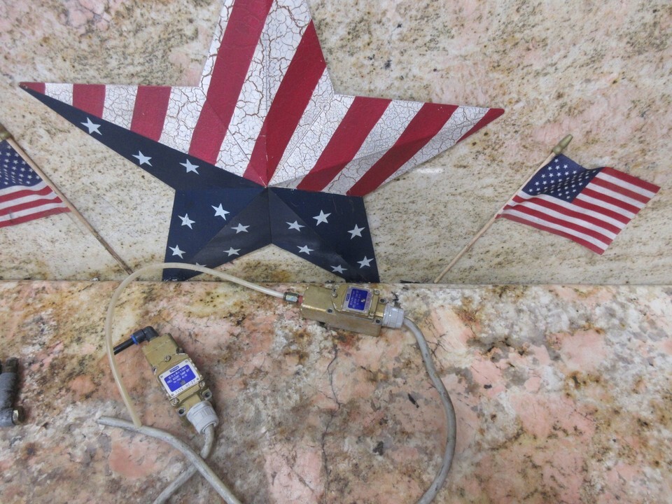 TOYODA INTERLOCK PRESSURE SWITCH  HE-2P LOT OF 2 PIECES - $67.89 TOYODA INTERLOCK PRESSURE SWITCH  HE-2P LOT OF 2 PIECES - $67.89