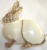 Charming Gold C ASIN G Enamel With Swarowski Crystals Figural Bunny Broch Pin - £13.33 GBP