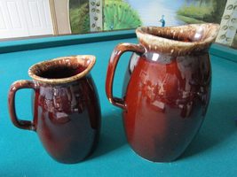 1960&#39;s Compatible with Vintage Brown Drip Hull 2 Pitcher JUGS Oven Compatible wi - £62.35 GBP