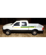 1/24 ertl john deere plastic white pickup truck in good shape used - £7.38 GBP