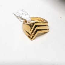 NWT  RING  VINTAGE geometric design BAND  -size  5 18kge Stamp - $10.10