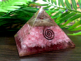 Natural Rose Quartz Orgone Pyramid Stone of Heart Chakra &amp; For Pure Love - £27.59 GBP