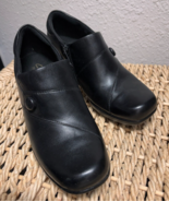 Clarks Bendables Leather Black Bootie style Pump w/ side zipper 7M - $32.50