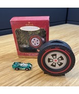 NEW 1999 HALLMARK KEEPSAKE ORNAMENTS JET THREAT CAR &amp; CASE HOT WHEELS KG - $20.84 CAD