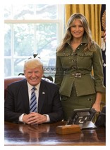PRESIDENT DONALD TRUMP AND MELANIA IN THE OVAL OFFICE 5X7 PHOTO - £8.85 GBP