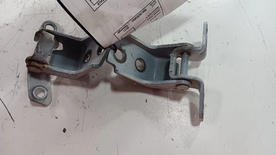 Mazda CX-3 Door Hinge Set Right Front Passenger  2019 2020 2021 2022 - $69.84