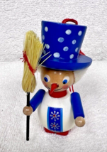 Steinbach Christmas Ornament Man Blue Top Hat &amp; Broom Original Label 3 1/2&quot; - $452.20 MXN