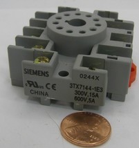 Siemens 0244X 3TX7144-1E3 600V, 5A 300V, 15A   1 count - $7.99