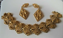 Vintage Signed MONET Gold-tone Link Bracelet &amp; Earring Set RARE - £194.43 GBP