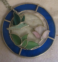 Leaded Glass Raised Hummingbird Suncatcher Window Decor Round 6.5&quot; chain - £25.30 GBP