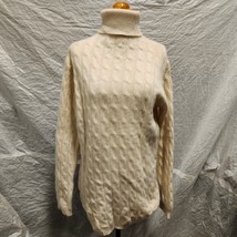 Neiman Marcus Women&#39;s White 100% Pure Cashmere Turtleneck Sweater, Size M - $494.99